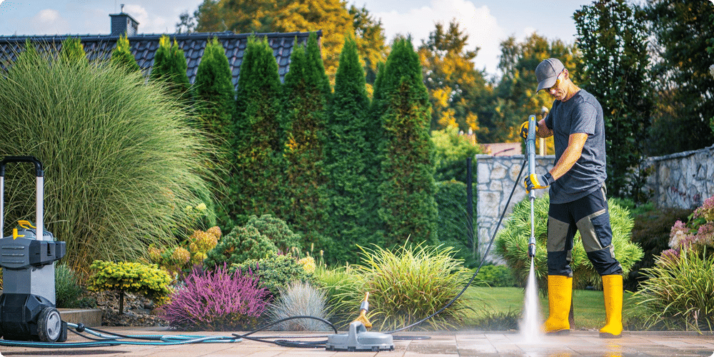 La méthode simple pour nettoyer votre terrasse