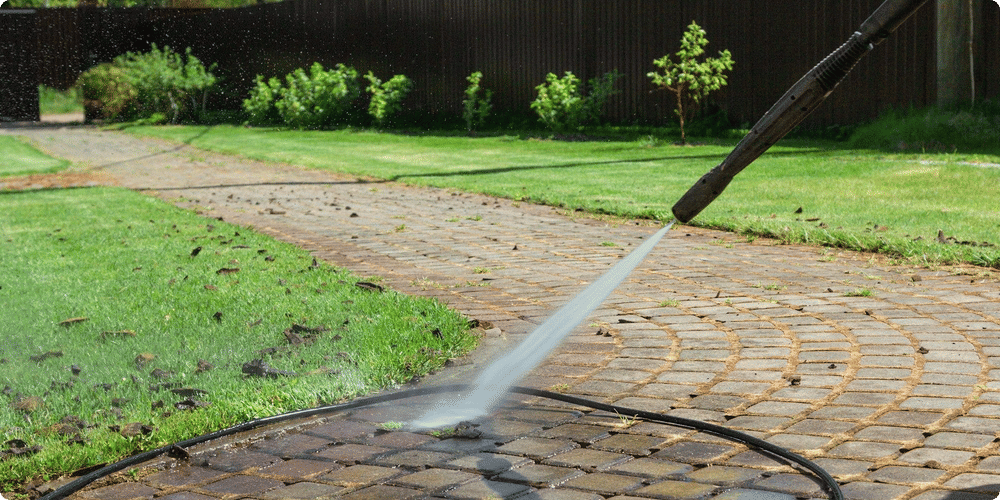 Comment choisir un nettoyeur haute pression pour entretenir votre jardin